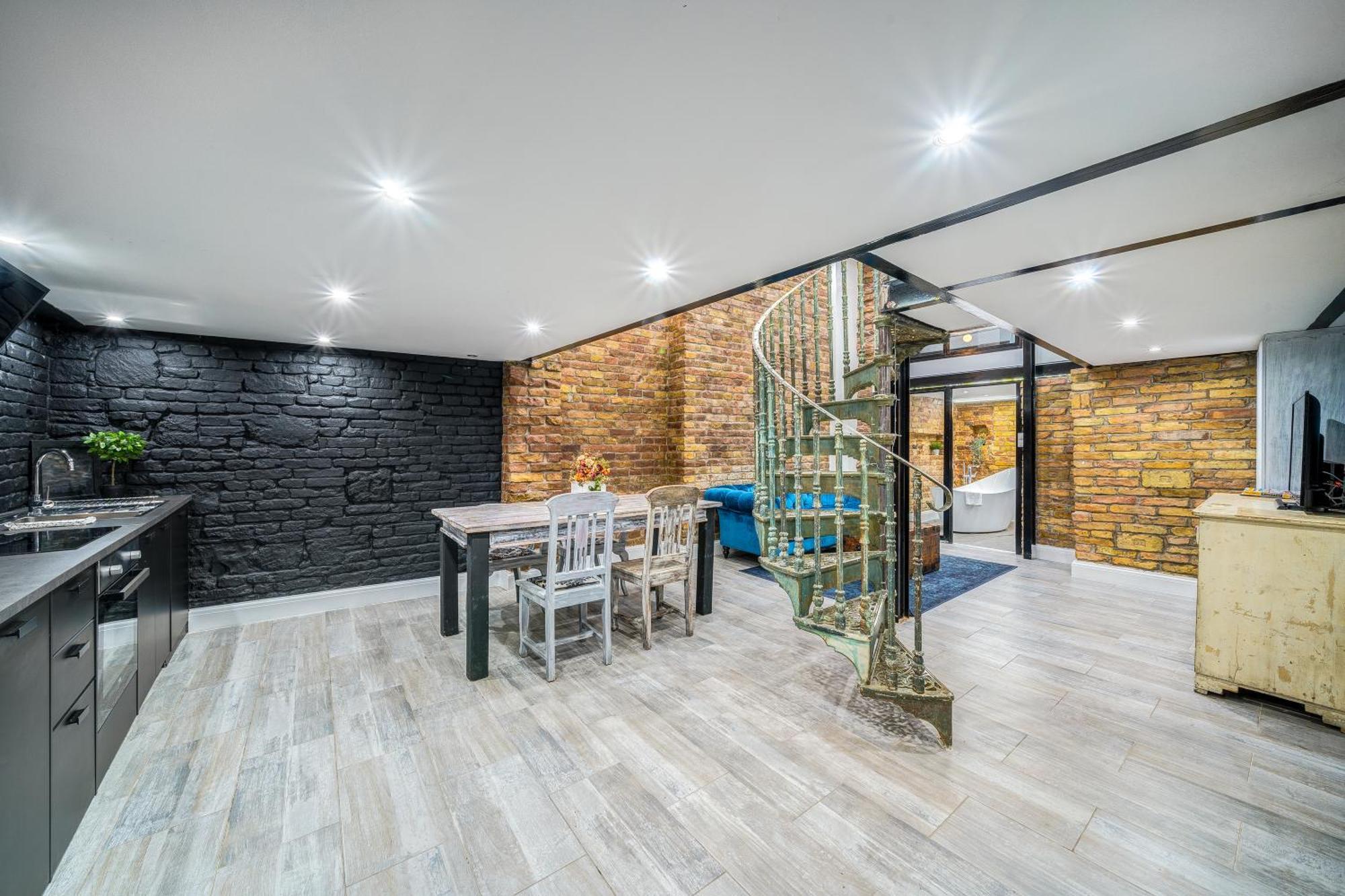 City Center Loft Haven: Modern Elegance Βουδαπέστη Εξωτερικό φωτογραφία