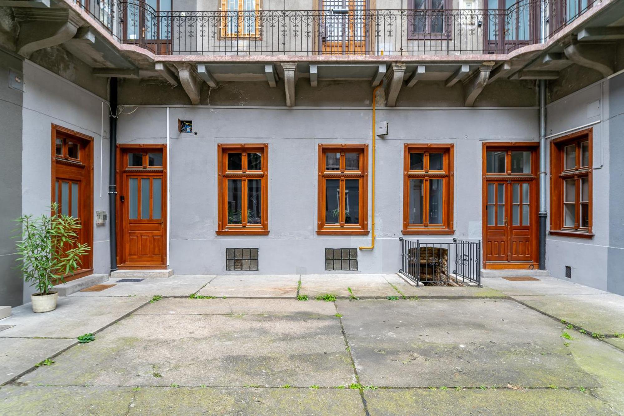 City Center Loft Haven: Modern Elegance Βουδαπέστη Εξωτερικό φωτογραφία
