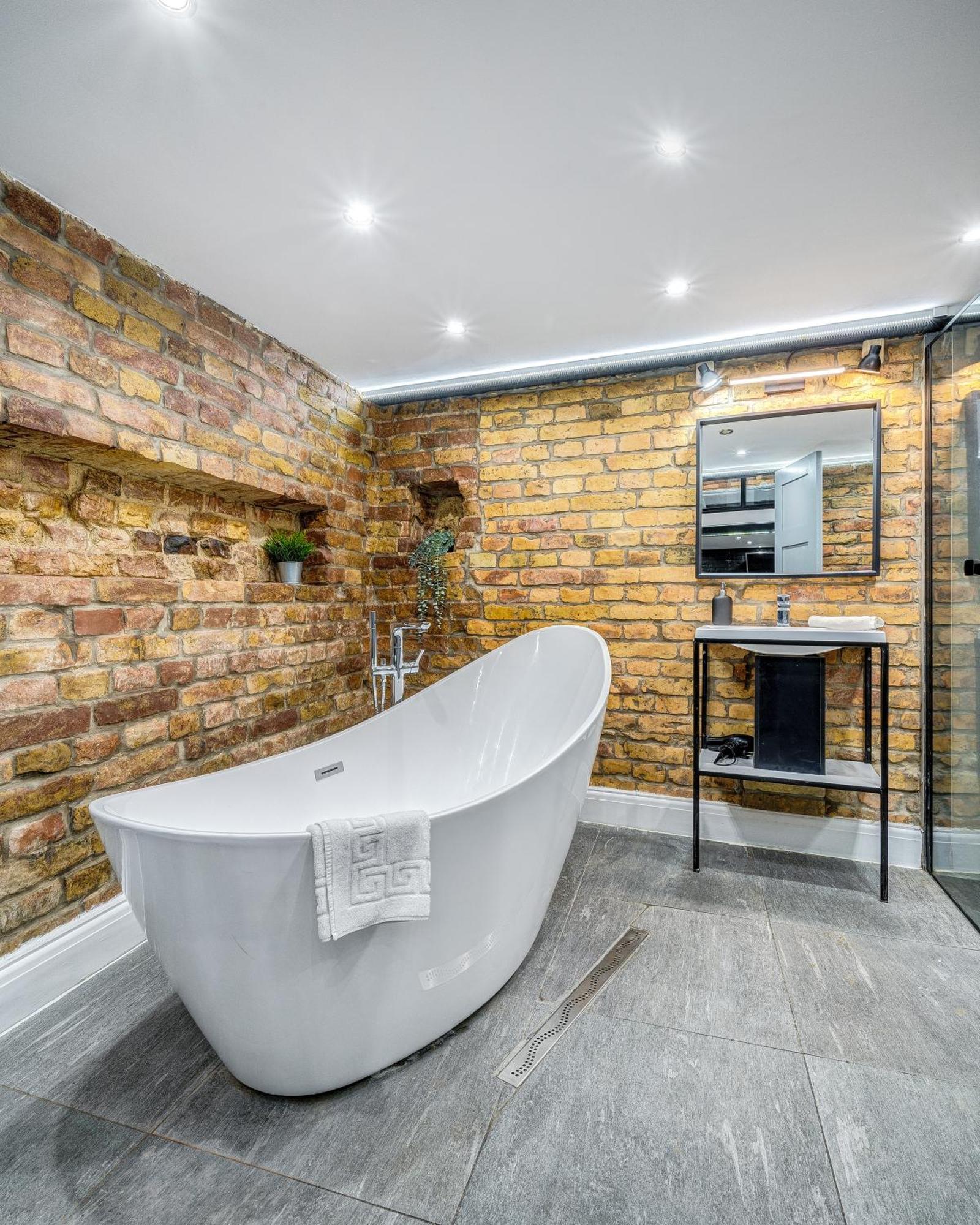 City Center Loft Haven: Modern Elegance Βουδαπέστη Εξωτερικό φωτογραφία